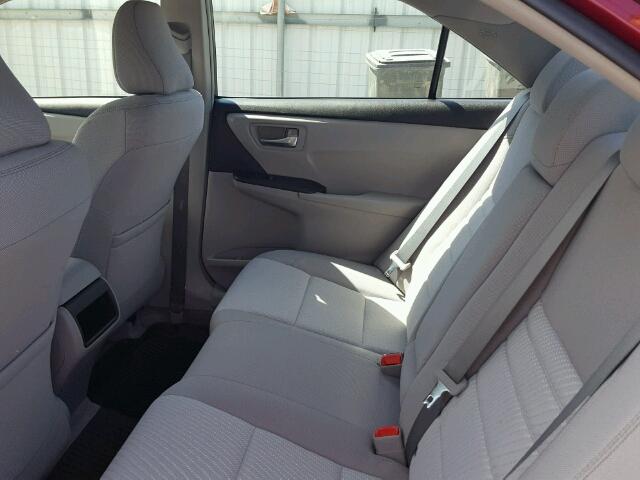 4T1BF1FK8HU722662 - 2017 TOYOTA CAMRY LE 红色 照片 6