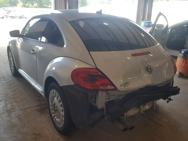 3VWJX7AT3EM614382 - 2014 VOLKSWAGEN BEETLE SILVER photo 3