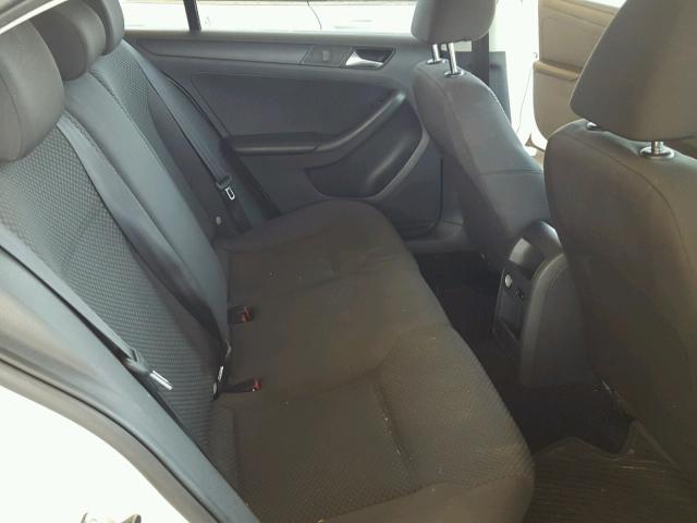 3VW2K7AJ8DM303806 - 2013 VOLKSWAGEN JETTA BASE 白色 照片 6