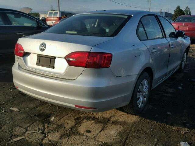 3VW2K7AJXCM468996 - 2012 VOLKSWAGEN JETTA BASE 银色 照片 4