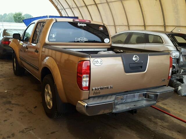 1N6AD07U95C429335 - 2005 NISSAN FRONTIER C GOLD photo 3