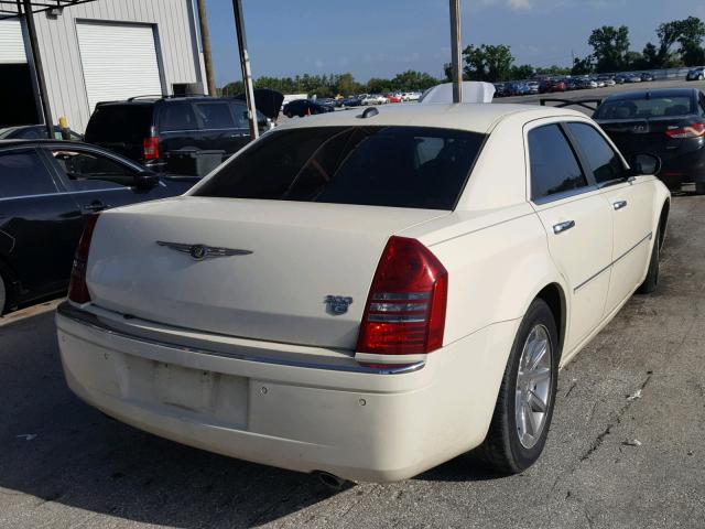 2C3AA63H05H673514 - 2005 CHRYSLER 300C CREAM photo 4