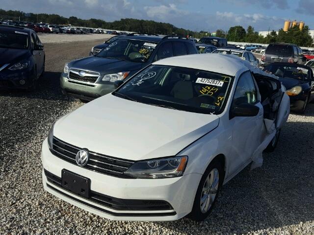 3VWD17AJ3FM283527 - 2015 VOLKSWAGEN JETTA WHITE photo 2