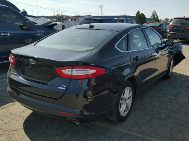 3FA6P0HD0GR380907 - 2016 FORD FUSION SE BLACK photo 4