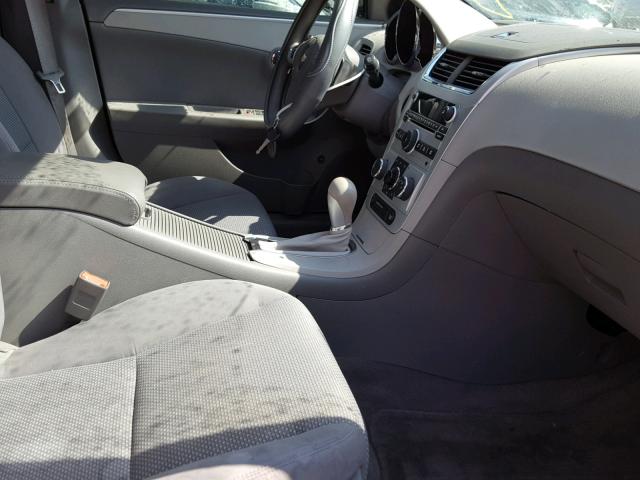 1G1ZC5EB3AF218950 - 2010 CHEVROLET MALIBU 1LT SILVER photo 5