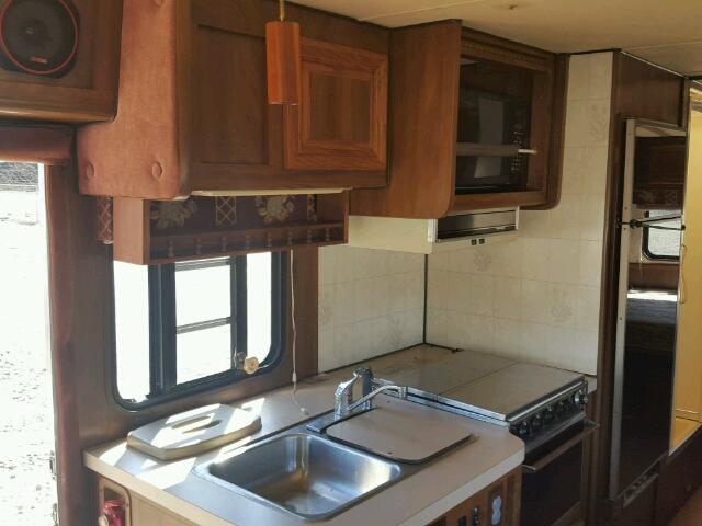 1GBKP37W2F3342335 - 1986 EL DORADO MOTORHOME WHITE photo 9