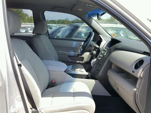 5FNYF482X9B050837 - 2009 HONDA PILOT LX WHITE photo 5