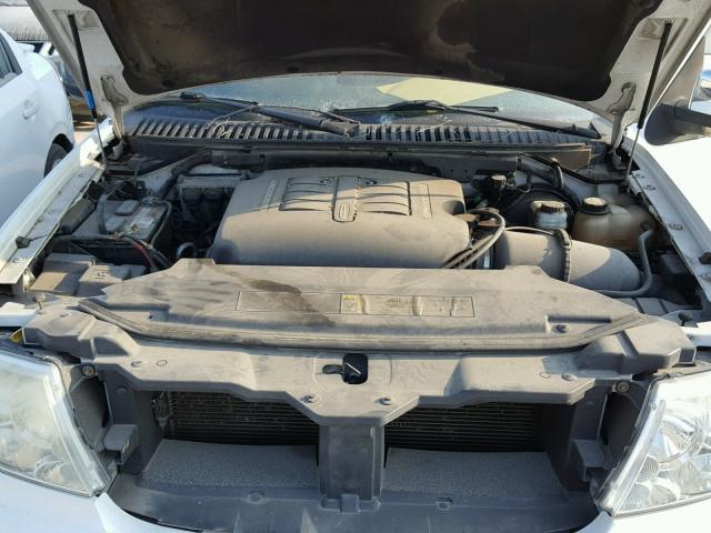 5LMFU28R94LJ12516 - 2004 LINCOLN NAVIGATOR 白色 照片 7