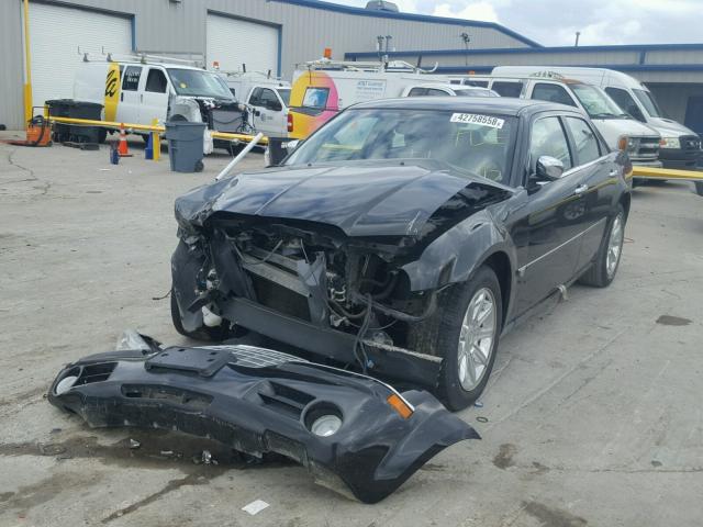 2C3JA63H05H606654 - 2005 CHRYSLER 300C BLACK photo 2