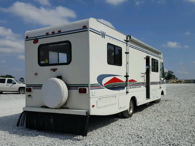 1GBKP37J5V3307209 - 1997 WINNEBAGO WARRIOR WHITE photo 4