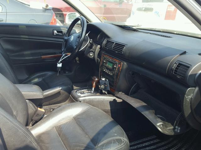 WVWRH63B53P341129 - 2003 VOLKSWAGEN PASSAT GLX WHITE photo 5