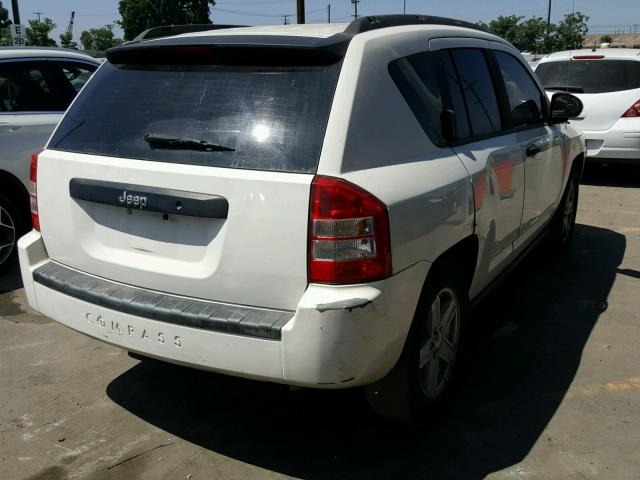 1J8FT47W68D691874 - 2008 JEEP COMPASS SP WHITE photo 4