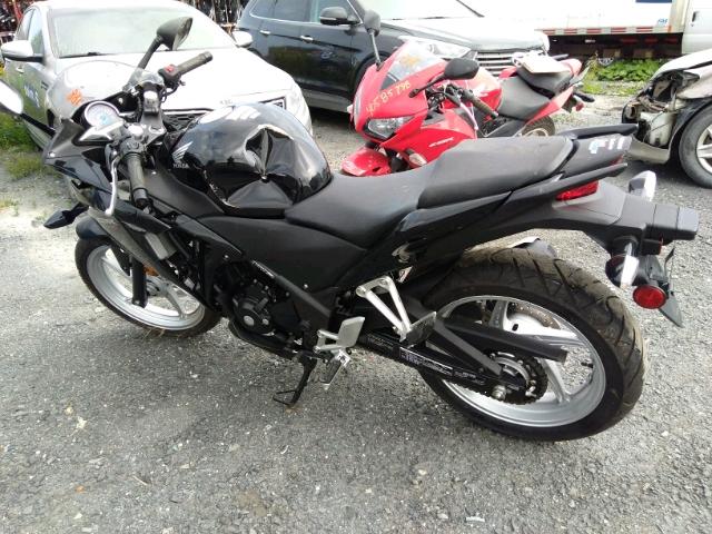 MLHMC4120B5001247 - 2011 HONDA CBR250 RA BLACK photo 3