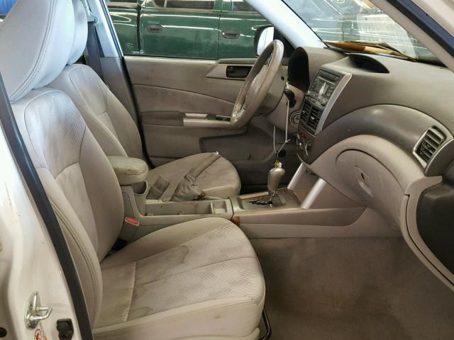 JF2SH61619H762017 - 2009 SUBARU FORESTER 2 WHITE photo 5