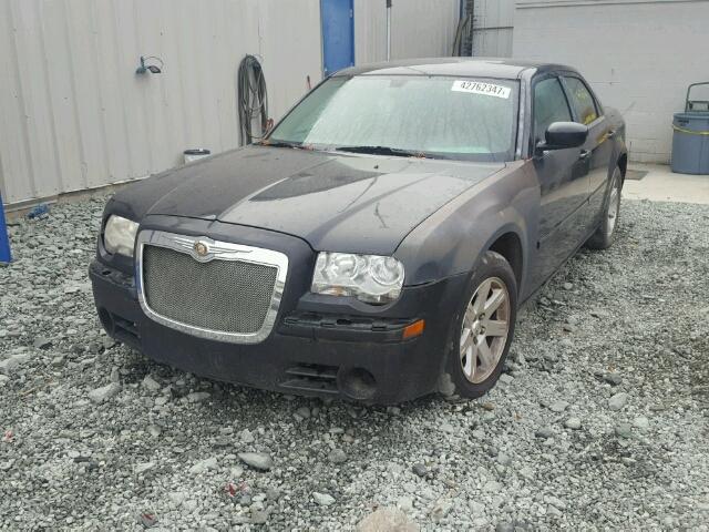 2C3LA43R56H526130 - 2006 CHRYSLER 300 BLACK photo 2