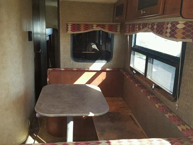 47CTS5S28DK172627 - 2013 DUTC KODIAK BEIGE photo 6