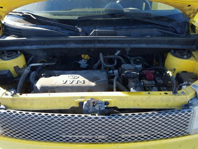 JTLKT334454013967 - 2005 TOYOTA SCION XB YELLOW photo 7