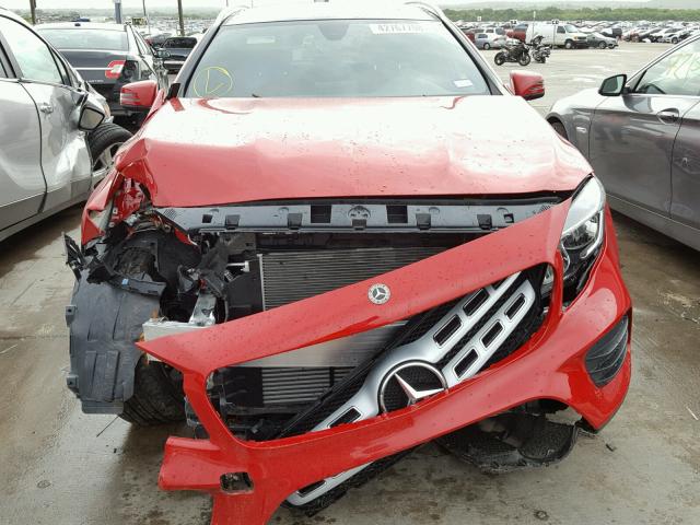 WDCTG4EB9JJ440816 - 2018 MERCEDES-BENZ GLA 250 RED photo 9