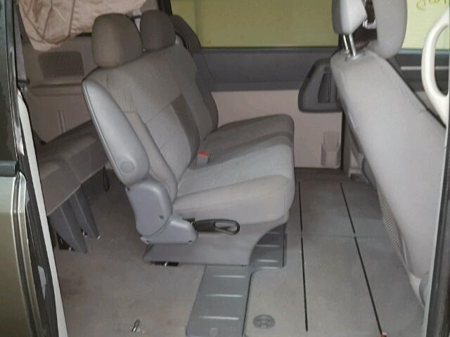 2D4RN4DE2AR439183 - 2010 DODGE CARAVAN GRAY photo 6