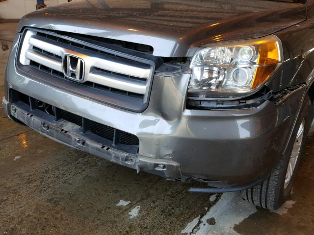 2HKYF18177H521038 - 2007 HONDA PILOT LX GRAY photo 9