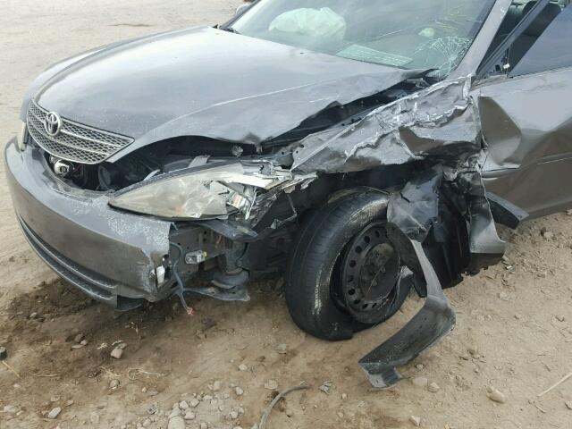 4T1BE32K44U881452 - 2004 TOYOTA CAMRY LE ნაცრისფერი ფოტო 9