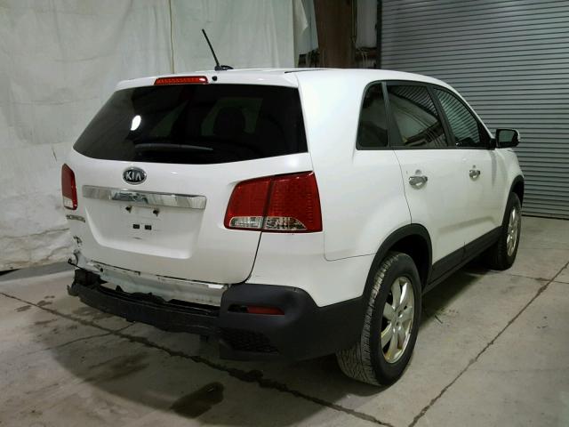 5XYKT3A11BG180711 - 2011 KIA SORENTO BA WHITE photo 4