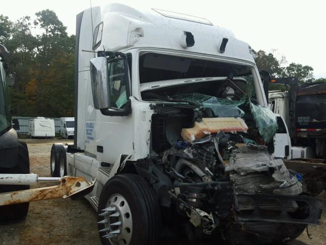 4V4NC9EH5GN946094 - 2016 VOLVO VN VNL WHITE photo 1