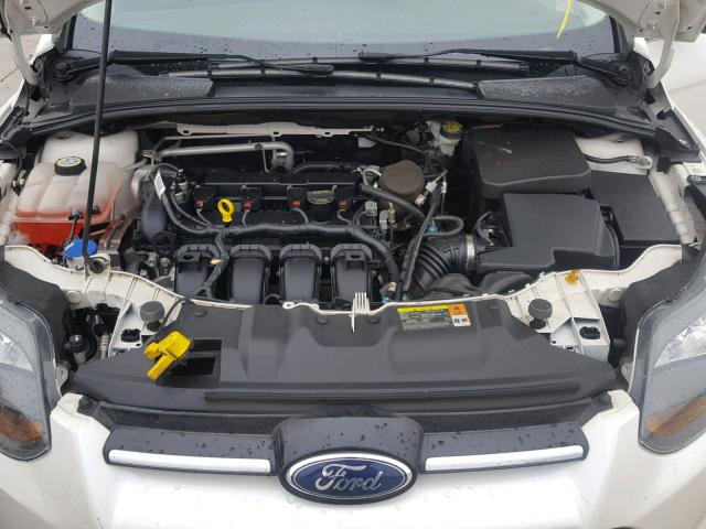 1FADP3N25DL138541 - 2013 FORD FOCUS TITA WHITE photo 7