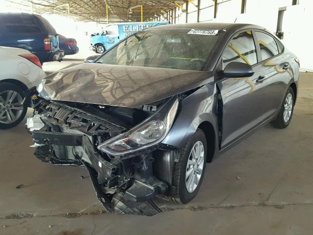 3KPC24A37JE011402 - 2018 HYUNDAI ACCENT SEL GRAY photo 2