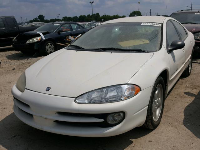 2B3HD76V9YH299760 - 2000 DODGE INTREPID R WHITE photo 2