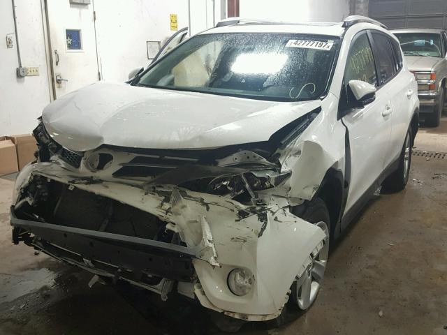 JTMRFREV0ED077398 - 2014 TOYOTA RAV4 XLE WHITE photo 2