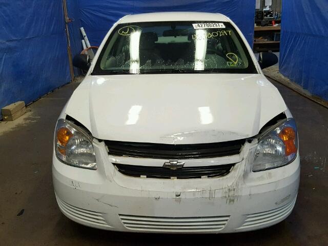 1G1AK52F357663986 - 2005 CHEVROLET COBALT WHITE photo 9