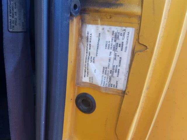 1FDYF80E8VVA07554 - 1997 FORD F800 YELLOW photo 10