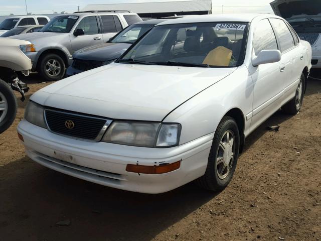 4T1BF12B7TU102075 - 1996 TOYOTA AVALON WHITE photo 2