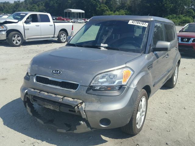 KNDJT2A23B7305929 - 2011 KIA SOUL + GRAY photo 2