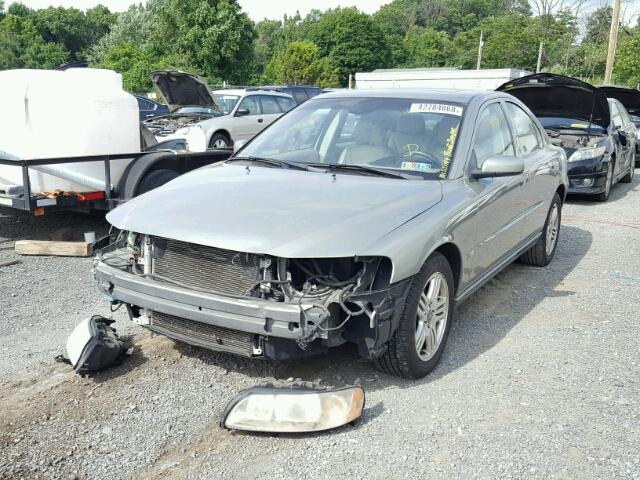 YV1RS592662539328 - 2006 VOLVO S60 2.5T GRAY photo 2