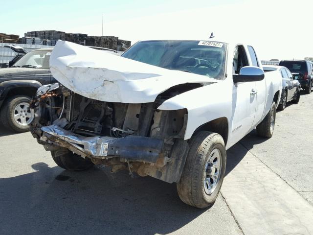 1GCSCSE01AZ124215 - 2010 CHEVROLET SILVERADO WHITE photo 2