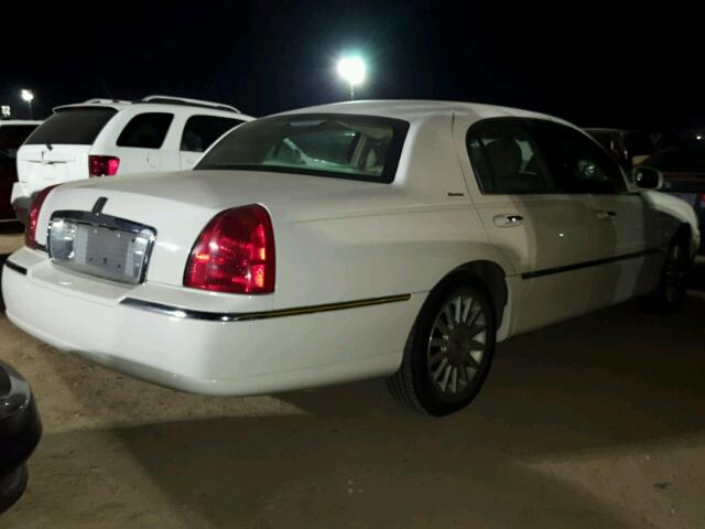 1LNHM81W13Y640891 - 2003 LINCOLN TOWN CAR E WHITE photo 4