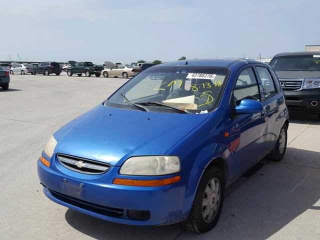 KL1TJ62684B185785 - 2004 CHEVROLET AVEO LS BLUE photo 2