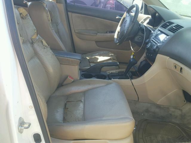 1HGCM66573A065760 - 2003 HONDA ACCORD WHITE photo 3