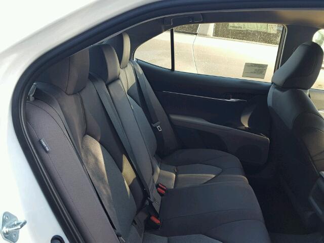 JTNB11HK9J3004433 - 2018 TOYOTA CAMRY L 白色 照片 6
