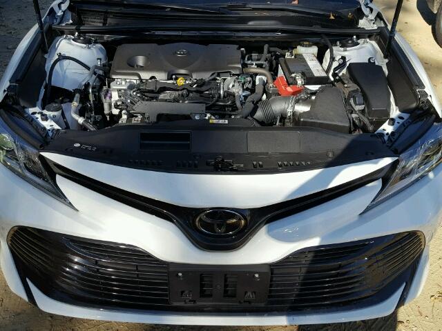 JTNB11HK9J3004433 - 2018 TOYOTA CAMRY L 白色 照片 7