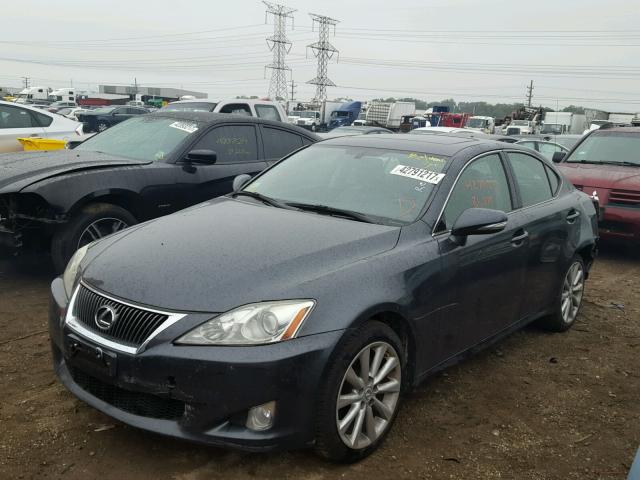 JTHCK262792029619 - 2009 LEXUS IS GRAY photo 2