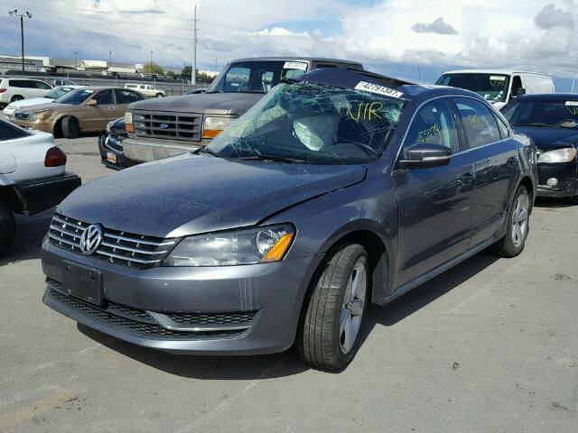 1VWBN7A3XDC051695 - 2013 VOLKSWAGEN PASSAT GRAY photo 2