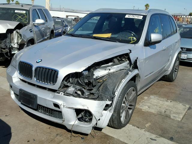 5UXZV4C55D0E14518 - 2013 BMW X5 XDRIVE3 SILVER photo 2