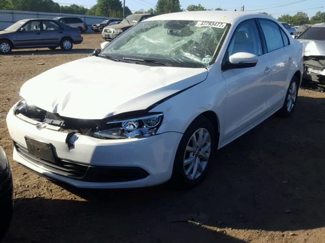 3VWDP7AJ0DM438238 - 2013 VOLKSWAGEN JETTA SE WHITE photo 2