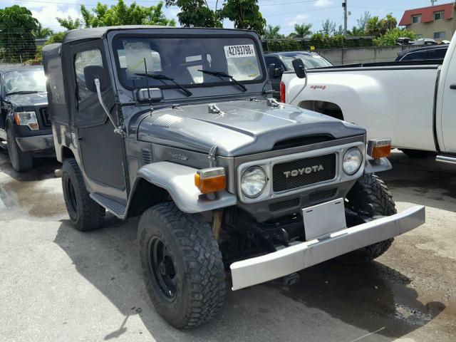 FJ40937975 - 1983 TOYOTA FJ40 GRAY photo 1