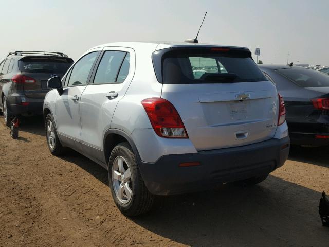 KL7CJPSB4FB069558 - 2015 CHEVROLET TRAX 1LS SILVER photo 3