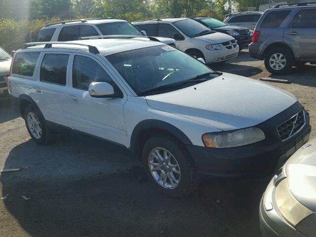 YV4SZ592171254222 - 2007 VOLVO XC70 WHITE photo 1