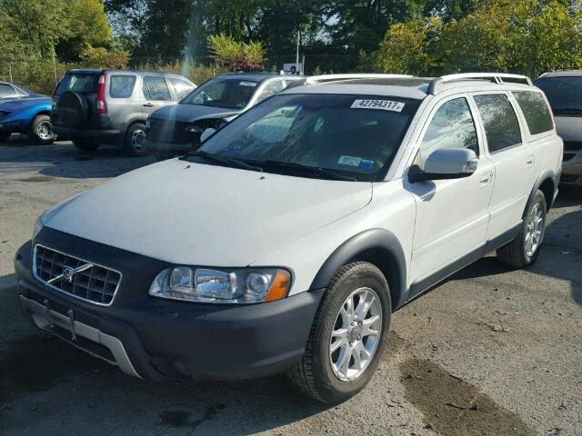 YV4SZ592171254222 - 2007 VOLVO XC70 WHITE photo 2